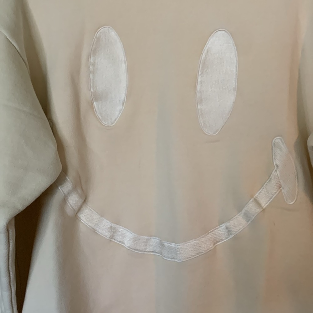 Market Studios X Smiley face cream colored crewneck sweatshirt - Picture 2 of 5